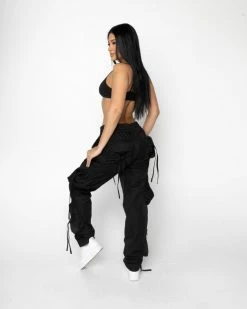 EPTM. BOTTOMS EPTM WOMEN JOOMUNI CARGO PANTS-BLACK